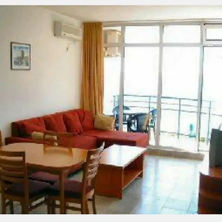 Sveti Vlas Marina/Beach Front 2 Bedroom Apartment *