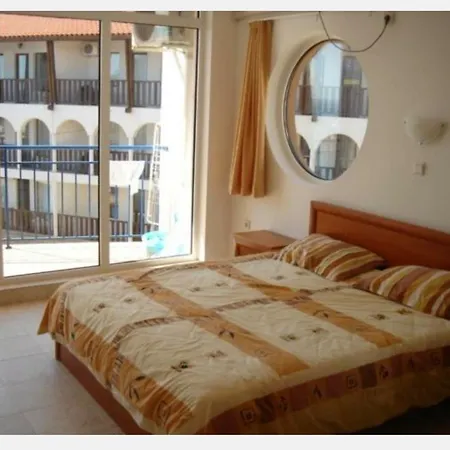 Sveti Vlas Marina/Beach Front 2 Bedroom Apartment *